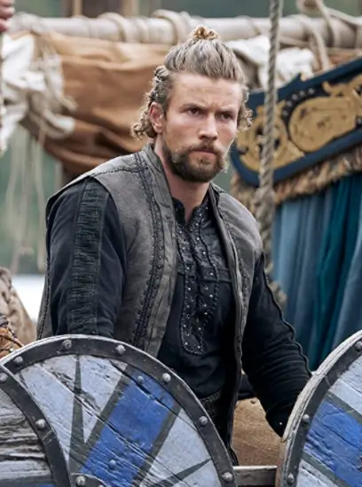 King Canute (played by Bradley Freegard) outfits on Vikings: Valhalla