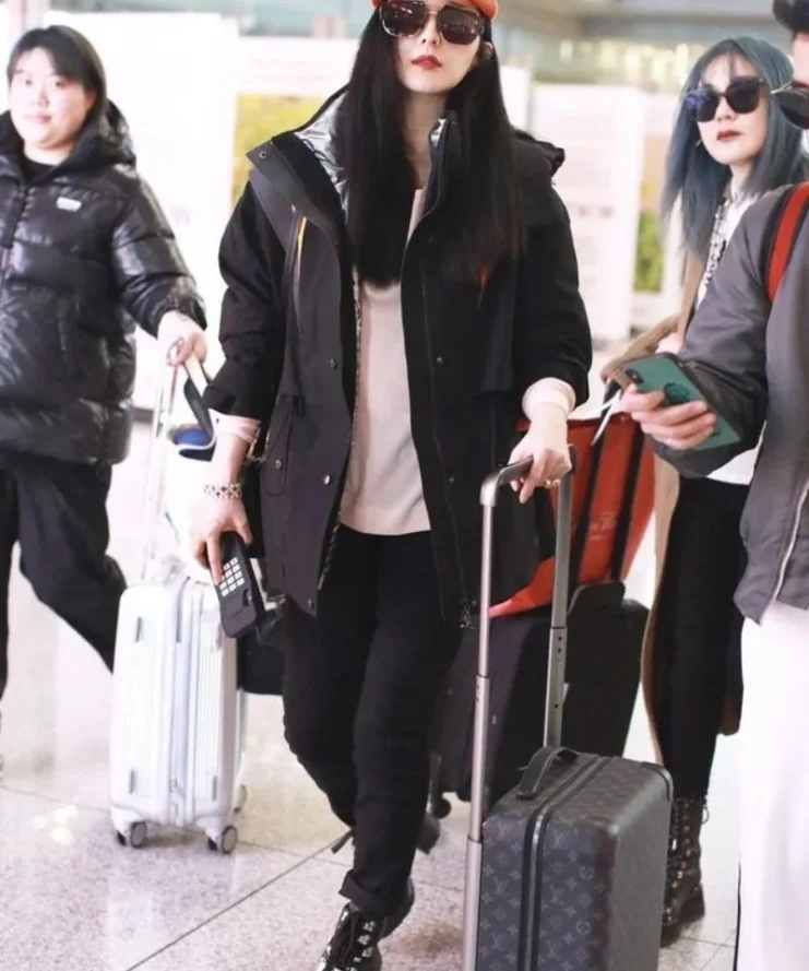 Fan Bingbing The 355 Lin Mi Sheng Black Coat