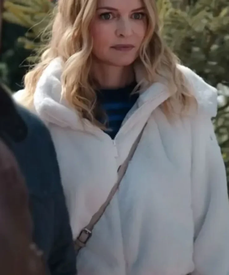 Heather-Graham-Best-Christmas-Ever-2023-Charlotte-Sanders-White-Jacket