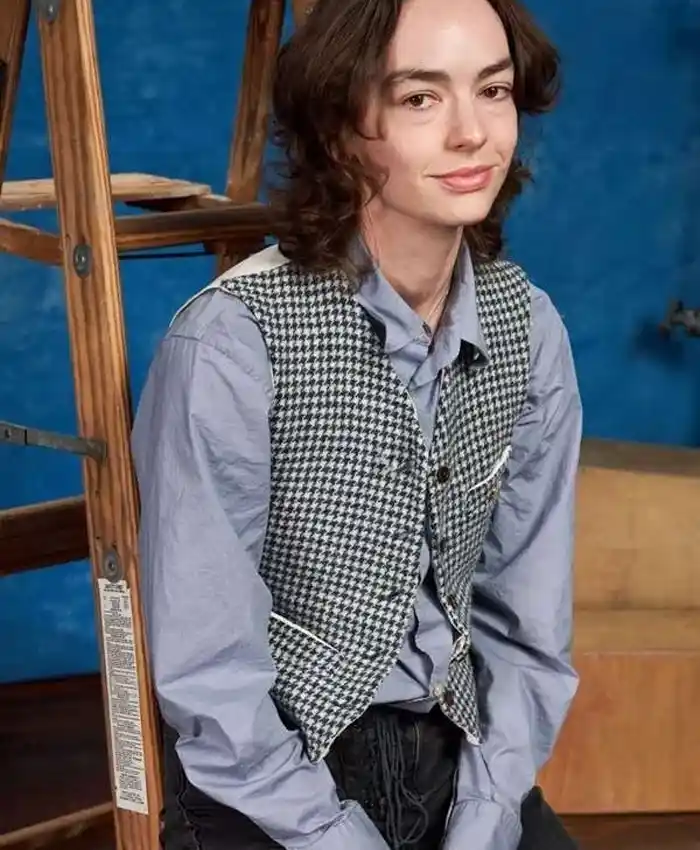 I Saw the TV Glow 2024 Brigette Lundy Paine Vest