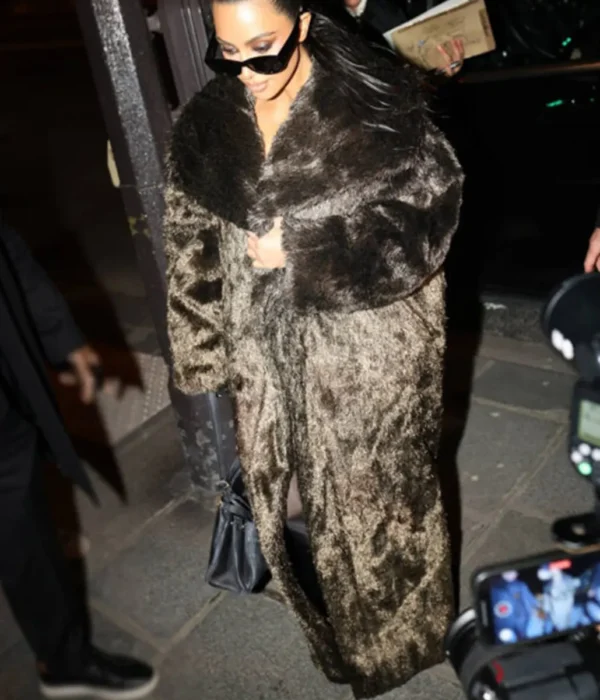 Kim-Kardashian-Fashion-Week-Fur-Coat-
