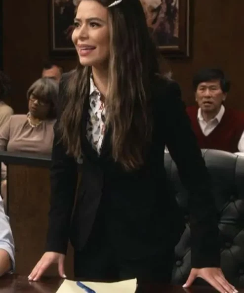 iCarly Reboot Miranda Cosgrove S02 Black Blazer