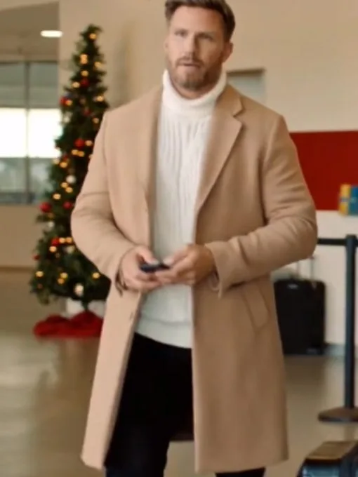 Moms Christmas Boyfriend 2023 Anthony Bewlz Coat 510x680 1