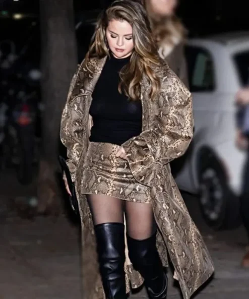 Night-Out-New-York-City-Selena-Gomez-Coat