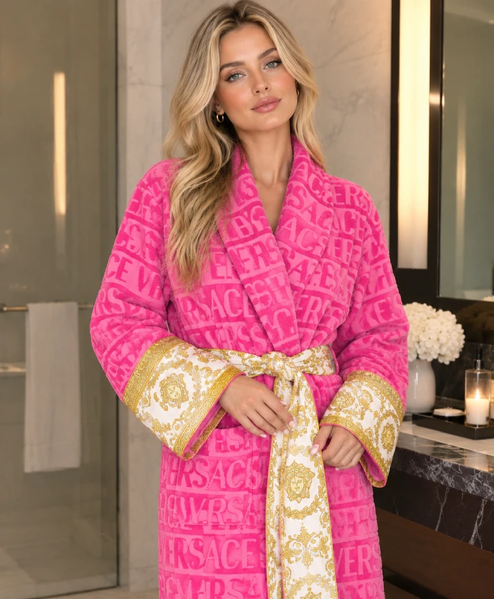 Elegant pink satin bathrobe for men and women with a relaxed fit