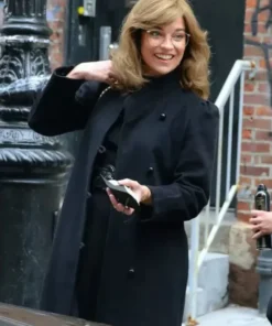 Russian-Doll-S02-Annie-Murphy-Black-Long-Coat