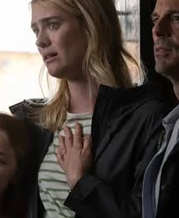 Speak No Evil 2024 Mackenzie Davis Black Jacket Side