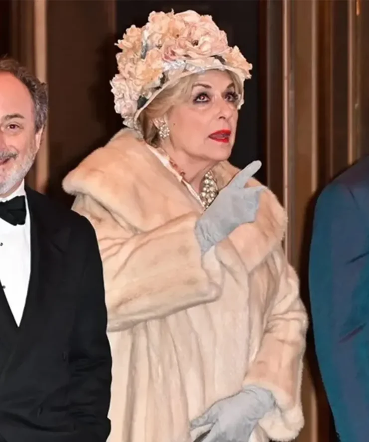 The-Marvelous-Mrs.-Maisel-Shirley-Maisel-Fur-white-Trench-Coat