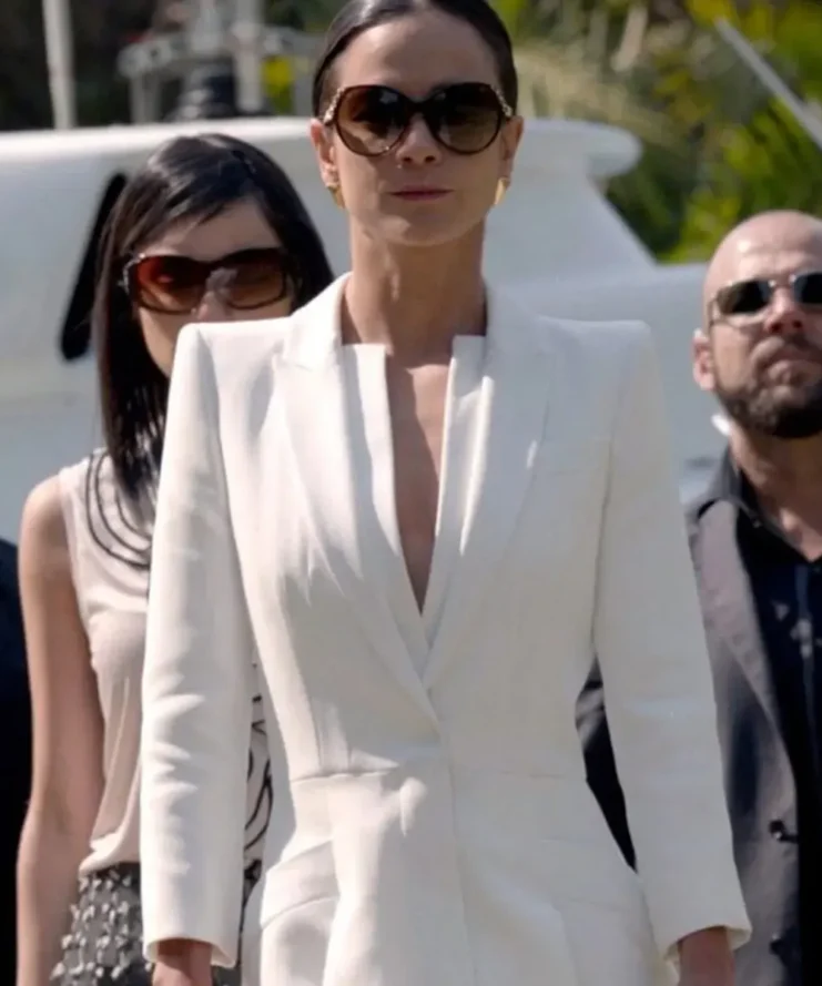 queen-of-the-south-alice-braga-coat-scaled