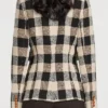 Will Trent S03 Plaid Sonja Sohn Blazer