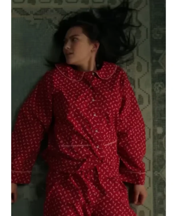 Belly Conklin The Summer I Turned Pretty S03 Lola Tung Red Pajamas