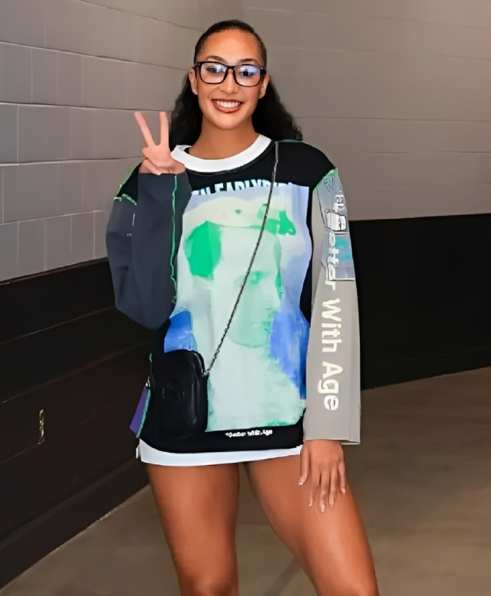 Michelob ULTRA Arena 2025 Aaliyah Nye Sweatshirt
