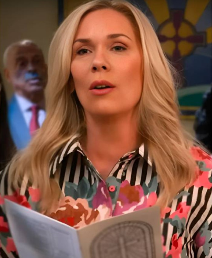 Leanne TV-Series Leanne 2025 Leanne Morgan Floral Striped Shirt Dress