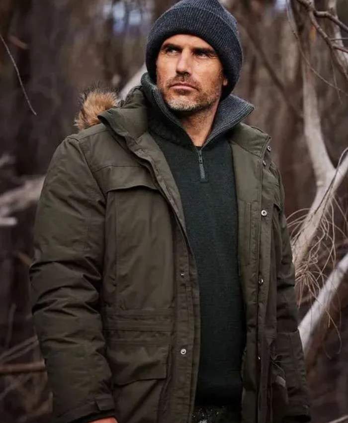 TV-Series Alone Australia S03 Michael Atkinson Green Hooded Fur Jacket