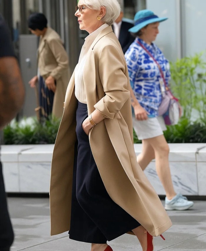 Meryl Streep The Devil Wears Prada 2 Miranda Priestly Beige Trench Coat