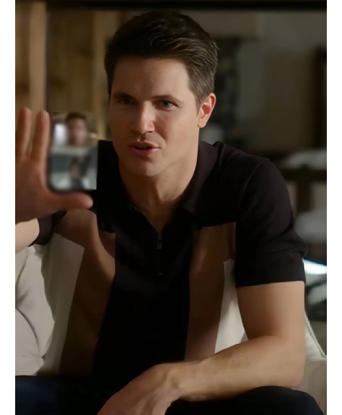 Robbie Amell TV Series Upload S4 Nathan Brown’s Colorblocked Quarter Zip Polo