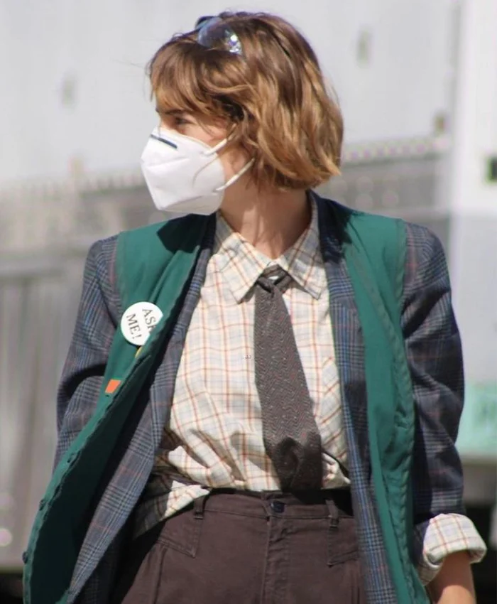 Maya Hawke Robin Stranger Things Season 4 Green Ask Me Family Video Vest