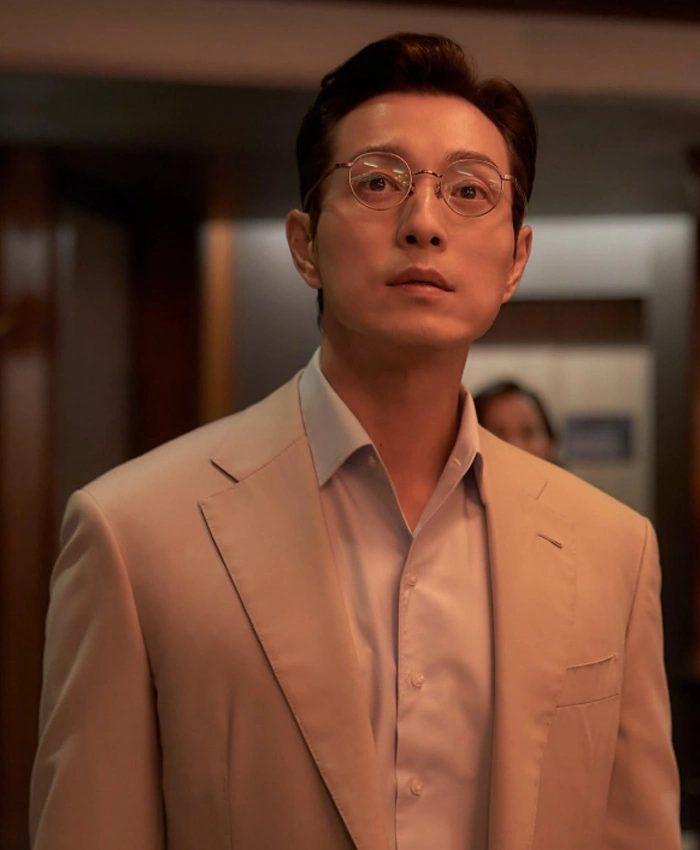 Jung Sung-il Murderer Report White Blazer