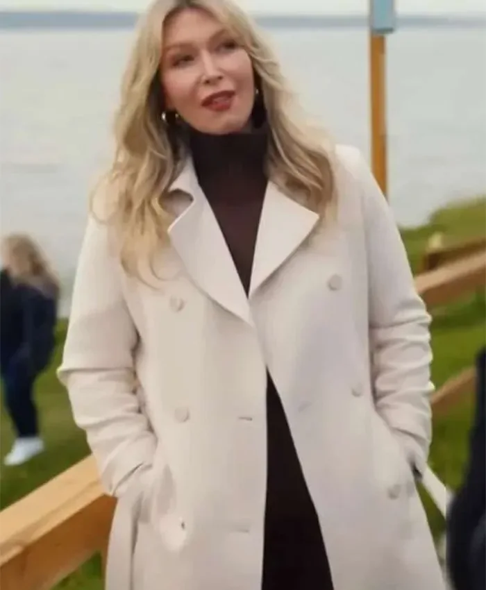 Lauren Vandenbrook Hudson and Rex White Wool Coat For Sale