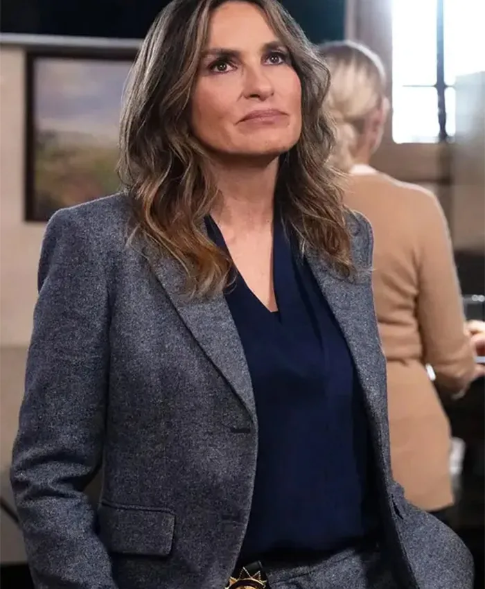 Olivia Benson Law and Order SVU S27 Grey Blazer Side
