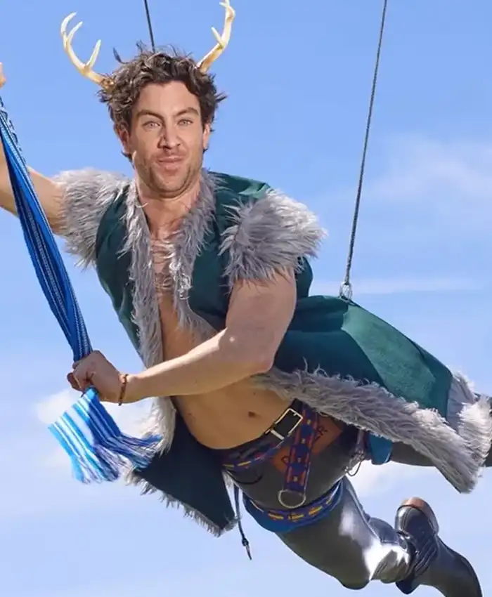 Robbie Simpson Finding Mr Christmas S02 Costume