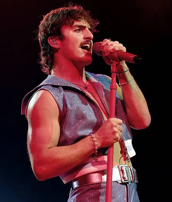 American Heart World Tour Benson Boone Vest