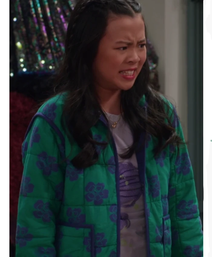 Sophie Vampirina Teenage S01 Green Jacket