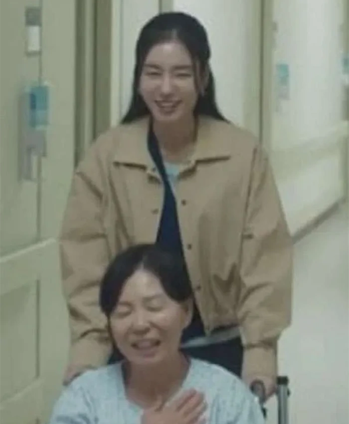 Ahn Eun-jin Dynamite Kiss Beige Jacket