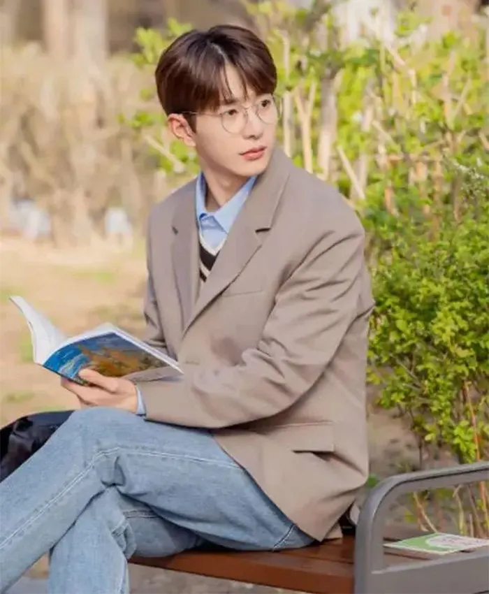 Choi Bo-min Spirit Fingers Beige Blazer