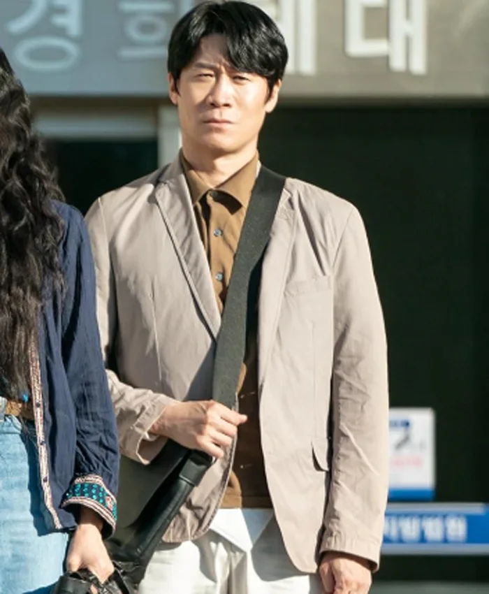 Jin Seon-kyu The Price of Confession Beige Blazer