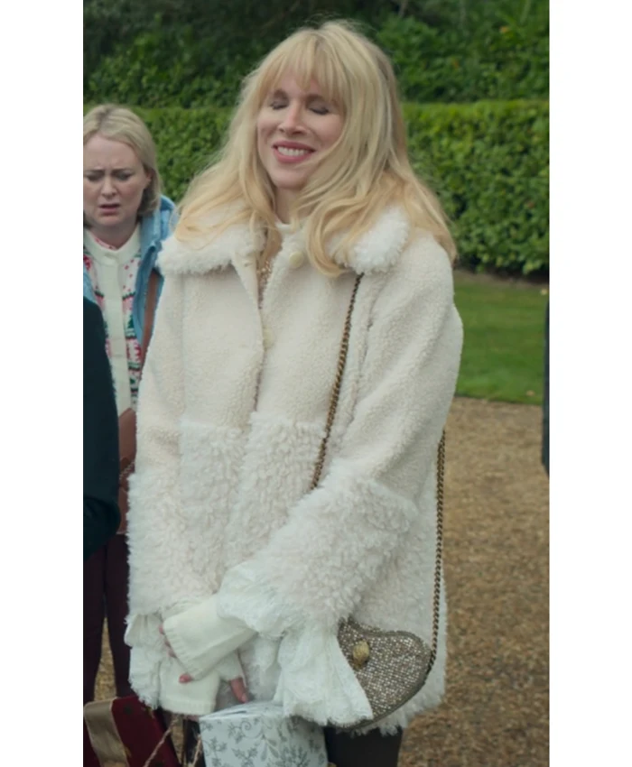 Lucy Punch Amandaland S01 White Fur Coat