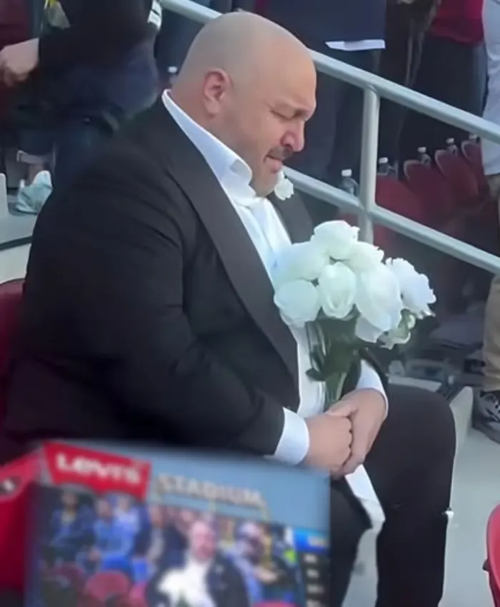 Super Bowl LX Kevin James Suit