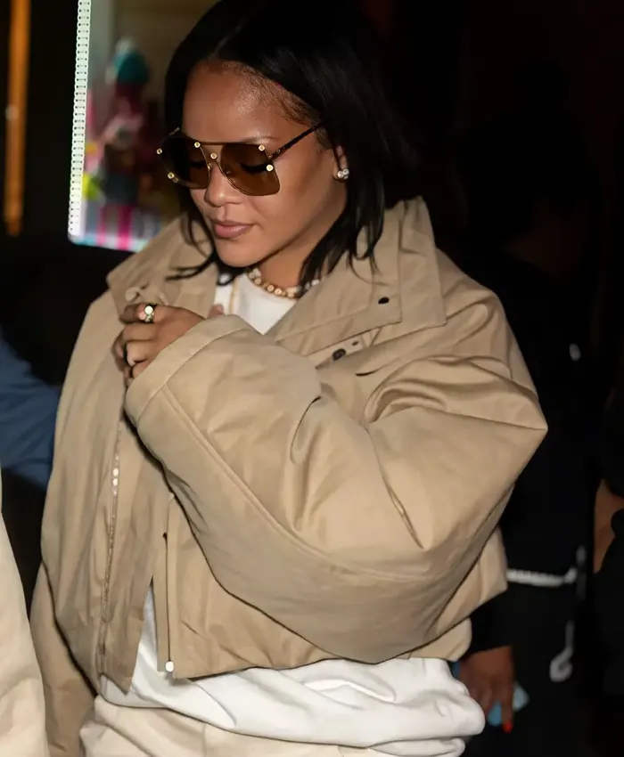 New York City SoHo 2026 Rihanna Oversized Cropped Beige Jacket