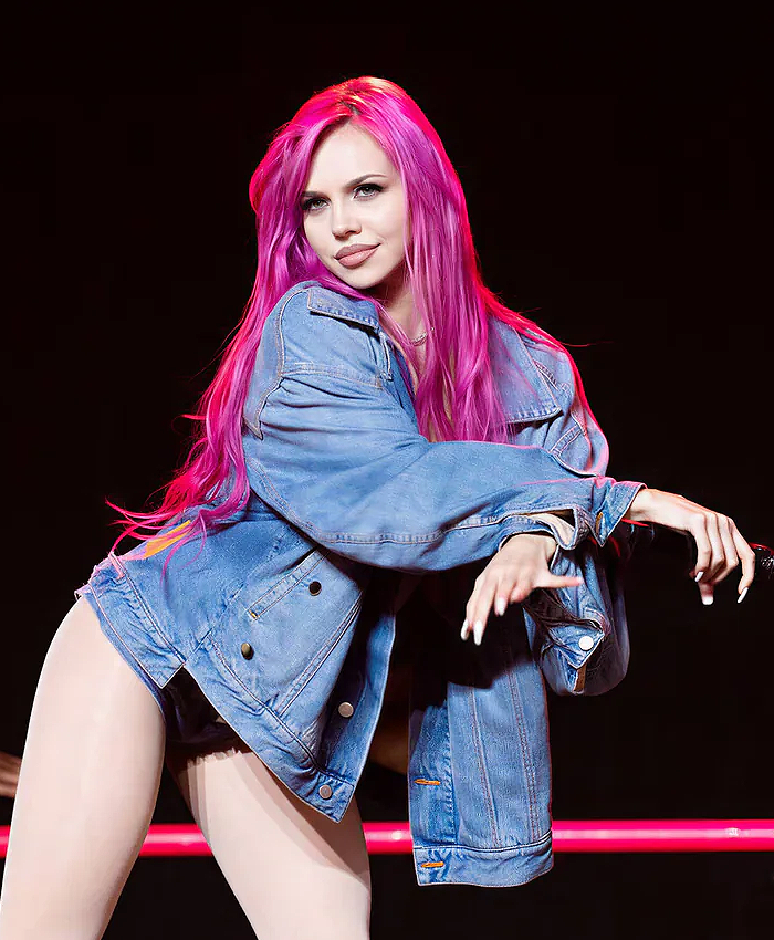Reading-and-Leeds-Festival-2026-Adela-Jergova-Blue-Denim-Jacket-Right