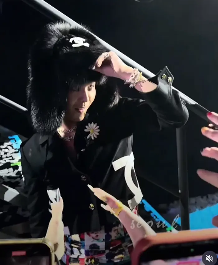 Big Bang World Tour 2026 G-Dragon Black Jacket
