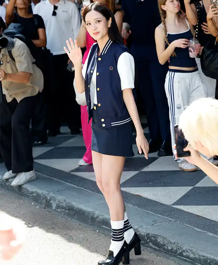 New York Fashion Week 2026 Jisoo Navy Tommy Hilfiger Blue vest On Sale