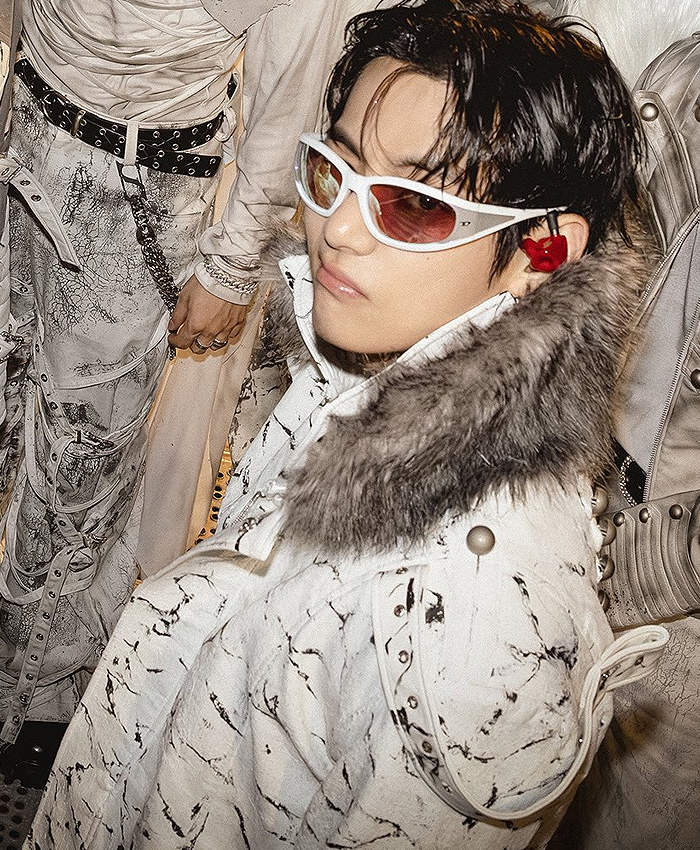 BTS World Tour Arirang Lima Kim Taehyung Jacket