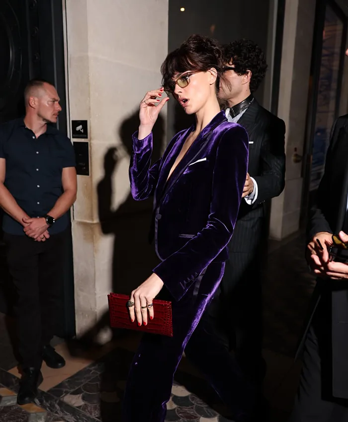 Cara-Delevingne-Purple-Velvet-Suit-left