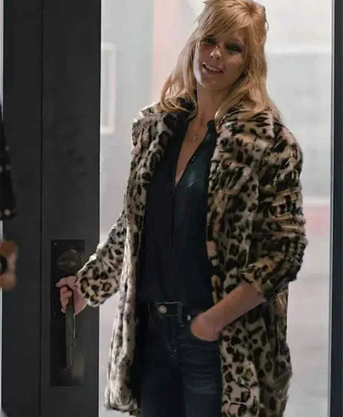 Kelly Reilly Yellowstone TV Series Season 2 Beth Dutton Cheetah Leopard Print Fur Coat Front