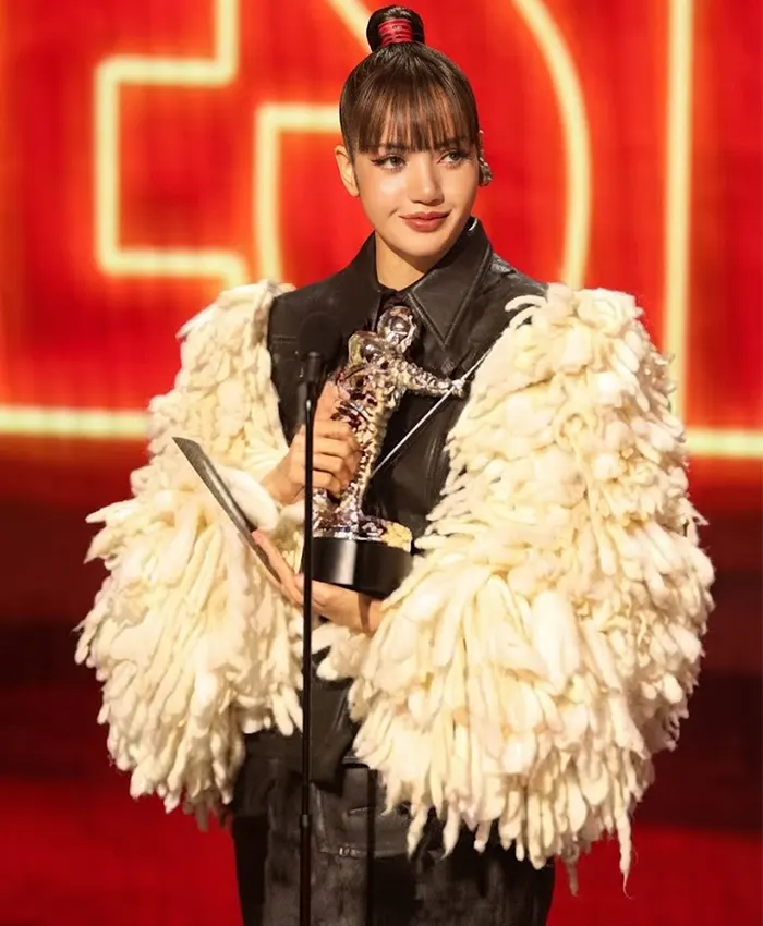 MTV Video Music Awards 2026 Lisa Fur Sleeves Black Leather Jacket